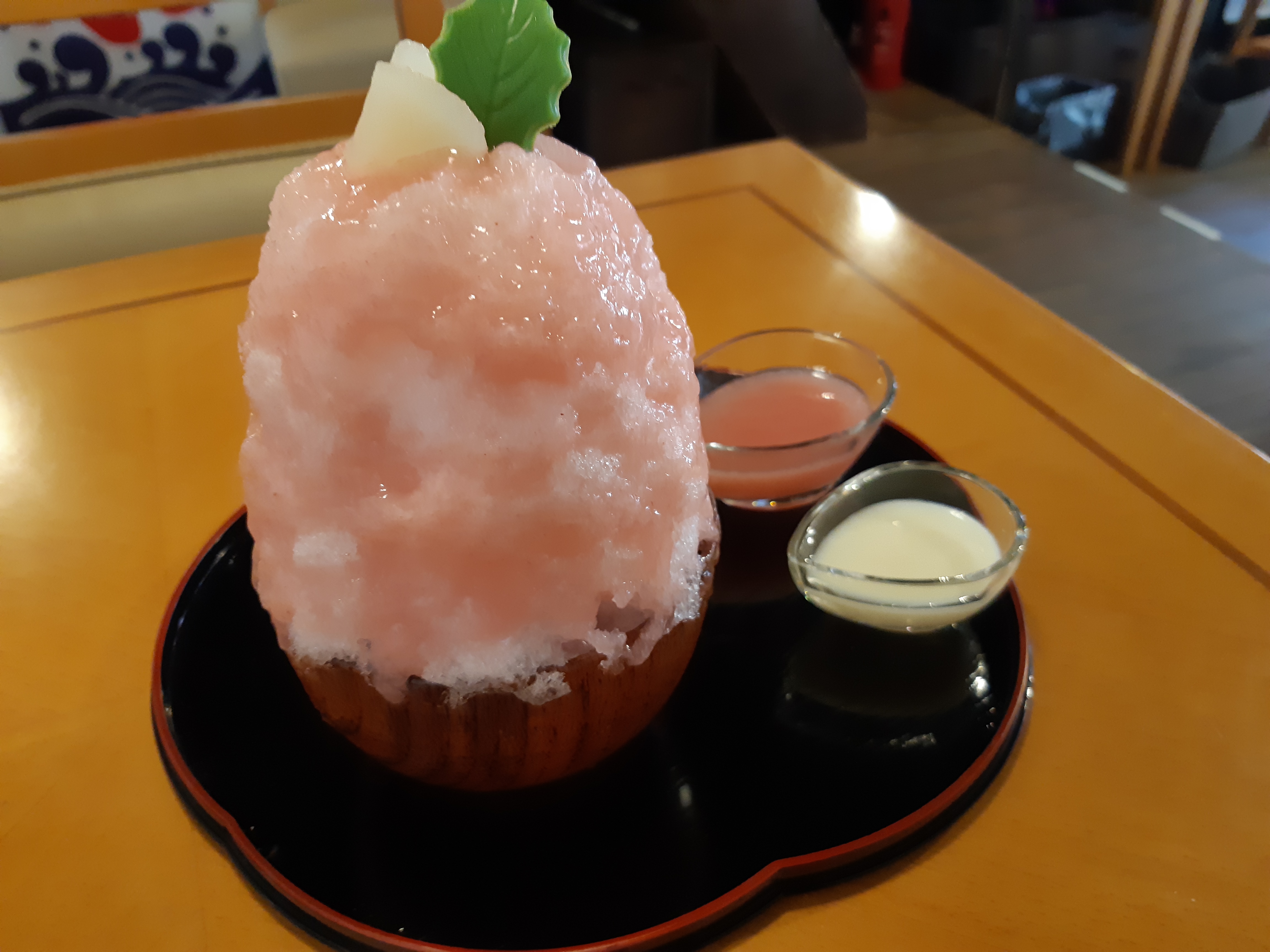 上田市 甘味処 雪屋conco のかき氷はまさに 雪 のような口どけ たっぷりの濃厚なソースで食べごたえ満点 信州おやこさんぽ